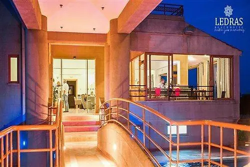 Ledras Otel