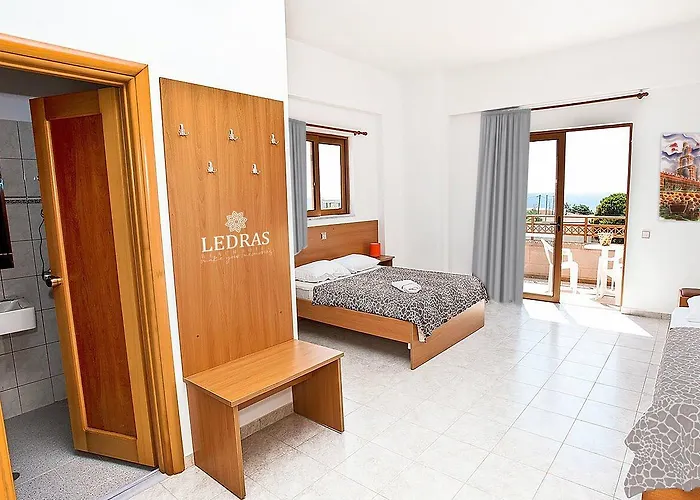 Otel Ledras 4*