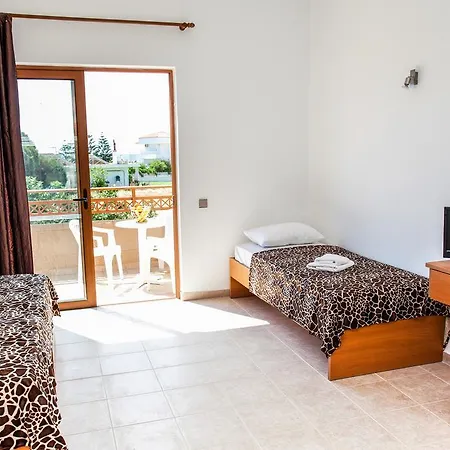 Ledras Hotel 4*